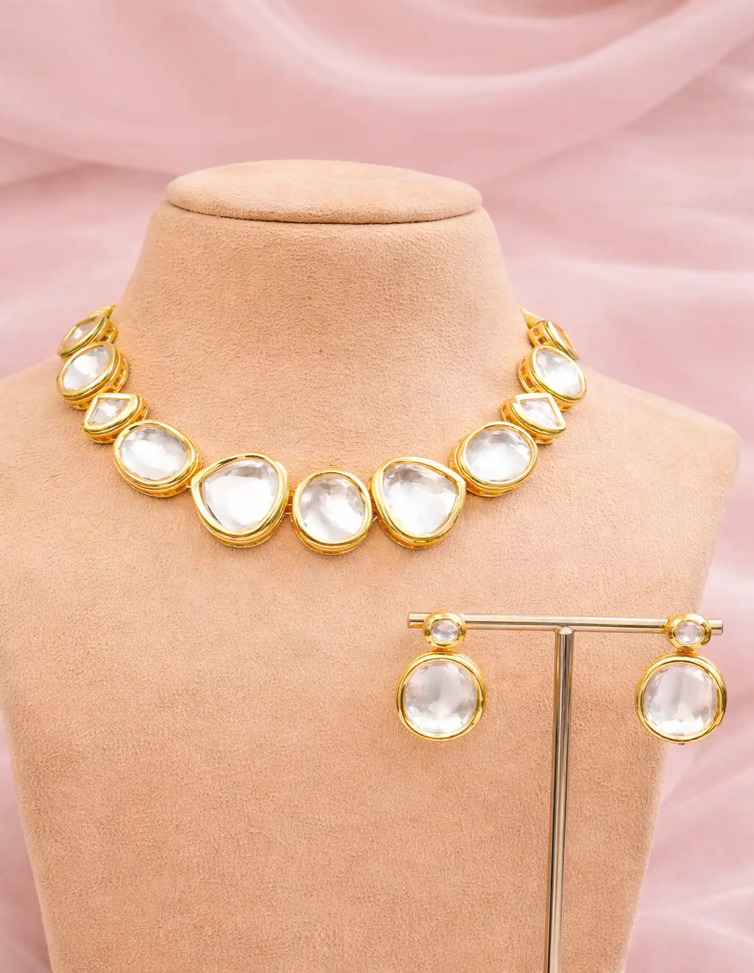 Royal gold-plated kundan necklace set - None Jewellery - Image 2